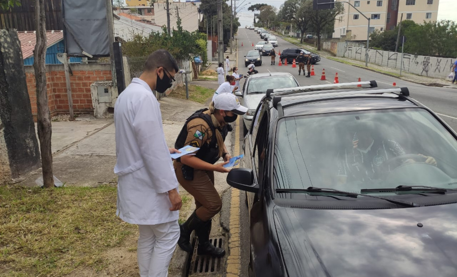 Batalhão de Trânsito da Capital promove blitz educativa no encerramento da campanha Novembro Azul