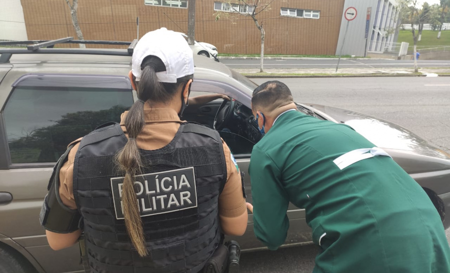 Batalhão de Trânsito da Capital promove blitz educativa no encerramento da campanha Novembro Azul