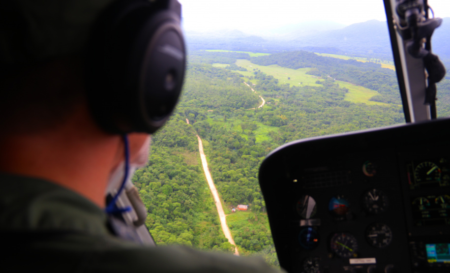 Secretário da Segurança Pública sobrevoa áreas afetadas pelas chuvas no litoral (PR)