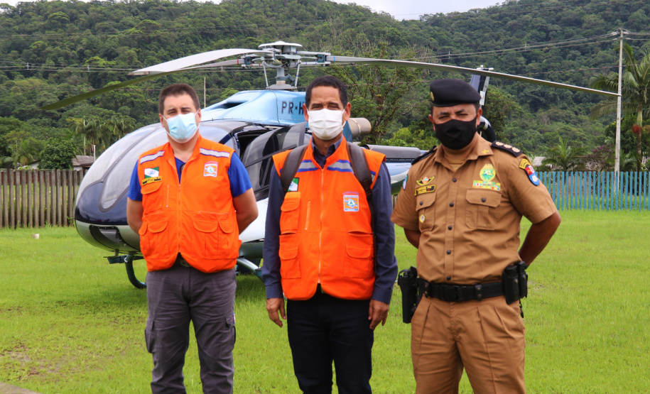 Secretário da Segurança Pública sobrevoa áreas afetadas pelas chuvas no litoral (PR)