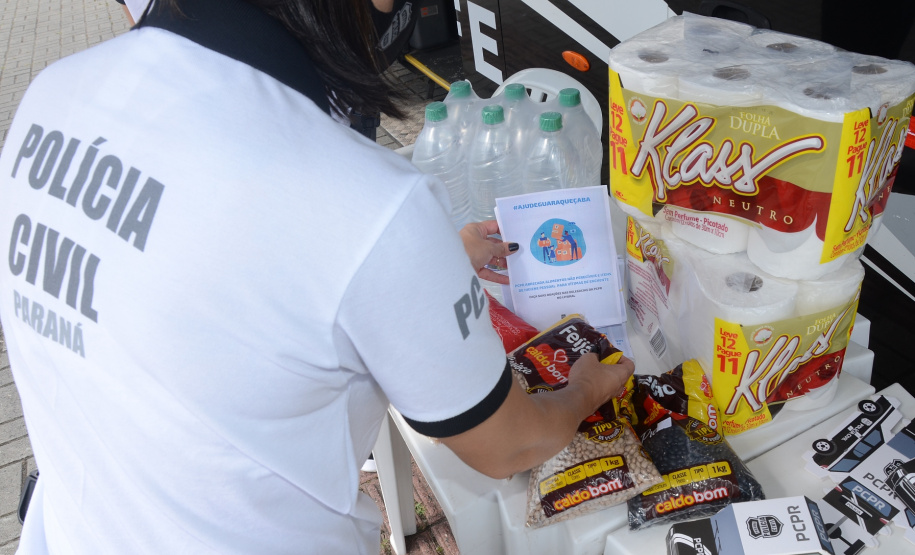Polícia Civil arrecada doações para vítimas de enchentes em Guaraqueçaba