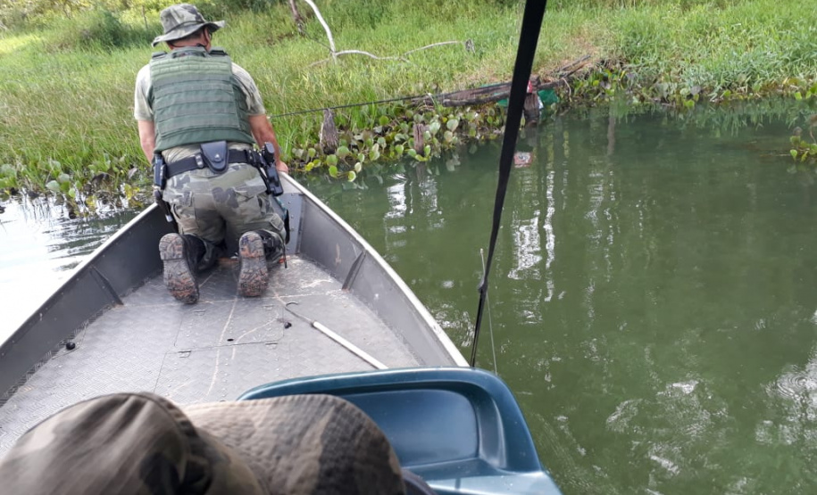 Polícia Ambiental encontra 500 metros de rede nos Rios do Corvo, no Noroeste do estado
