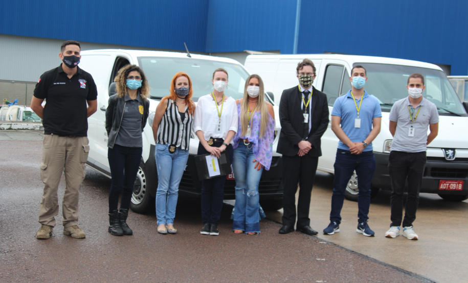 Logística de transporte de corpos, vítimas e familiares termina em Curitiba e avião decola ao Pará; peritas paranaenses seguem no mesmo voo