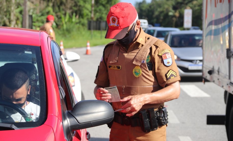 No Réveillon de 2021, Batalhão Rodoviário atende acidentes de trânsito e apreende drogas no Litoral