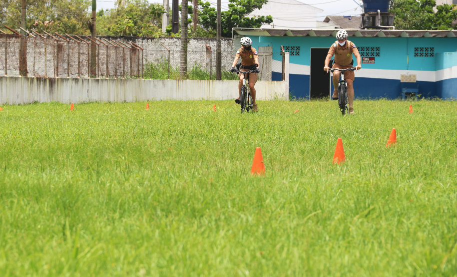 Policiais militares passam por capacitação de ciclopatrulhamento no Litoral