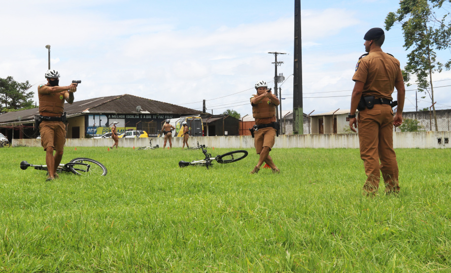 Policiais militares passam por capacitação de ciclopatrulhamento no Litoral