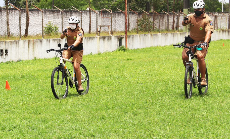 Policiais militares passam por capacitação de ciclopatrulhamento no Litoral