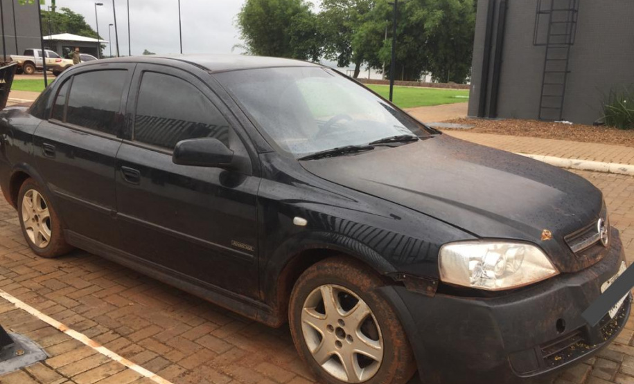 Ação da Operação Hórus flagra comboio com quase R$ 500 mil em cigarros contrabandeados em Guaíra