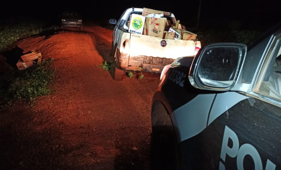 Durante patrulhamento, BPFron encontra dois veículos carregados com cigarros contrabandeados no oeste do Paraná