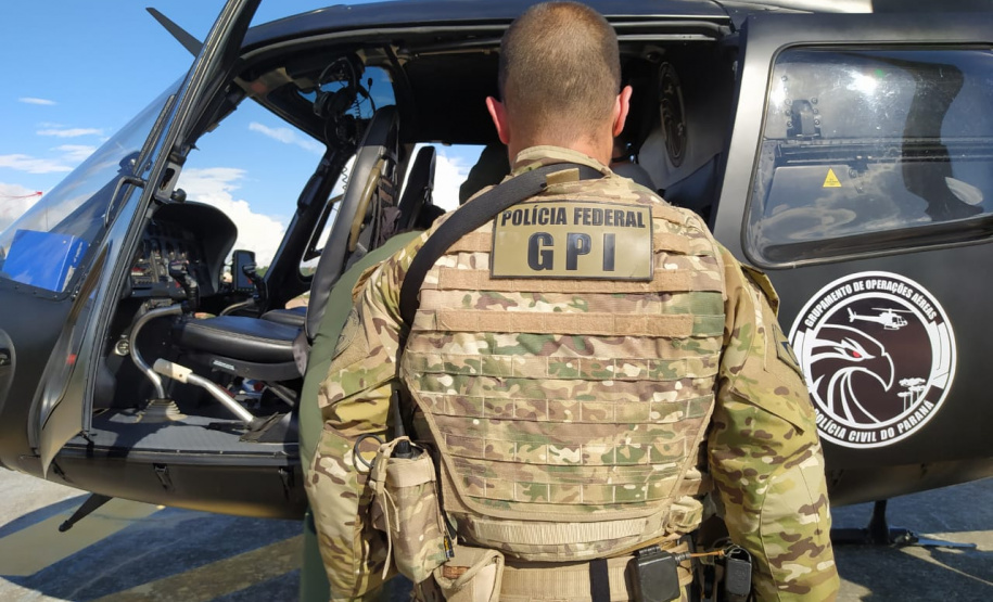 PCPR e PF removem líder de facção criminosa para presídio federal