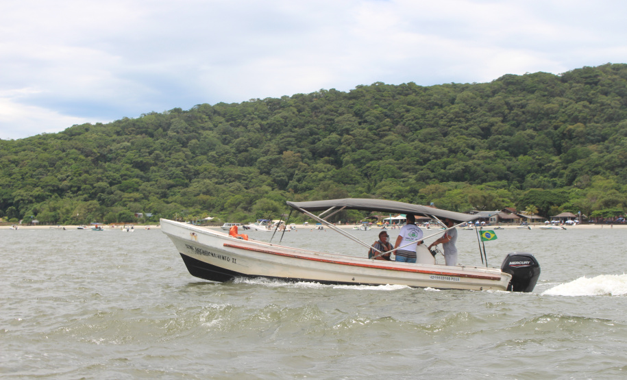 Comerciantes e turistas aprovam policiamento preventivo na Ilha do Mel