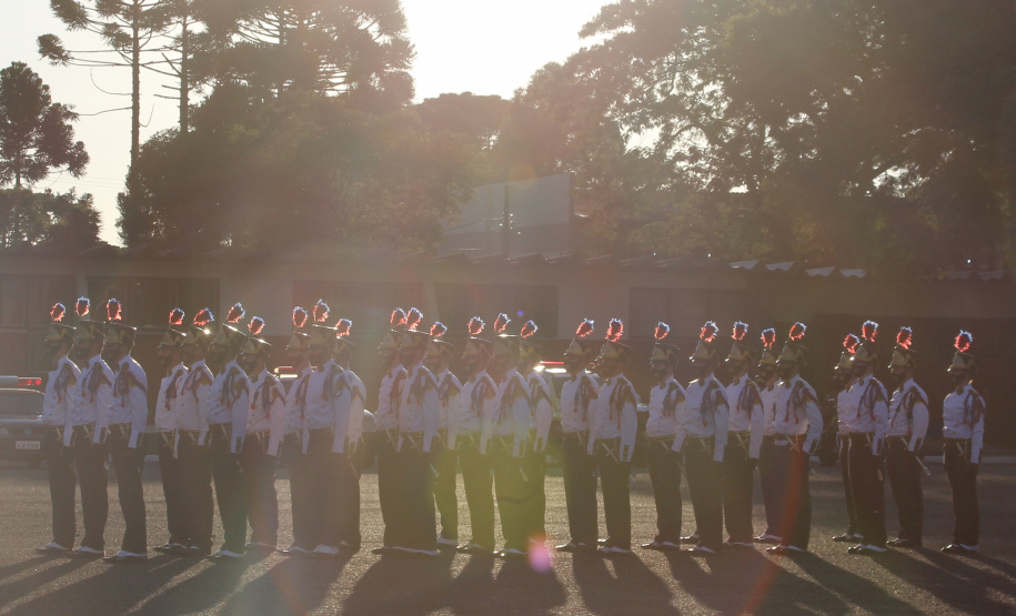 Profissionais de segurança pública são homenageados pelo ministro André Mendonça na APMG, em São José dos Pinhais