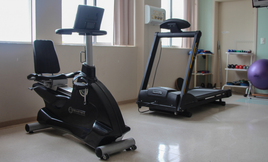 Hospital da Polícia Militar (HPM) recebe equipamentos para fisioterapia doados pela AMAI em Curitiba (PR)