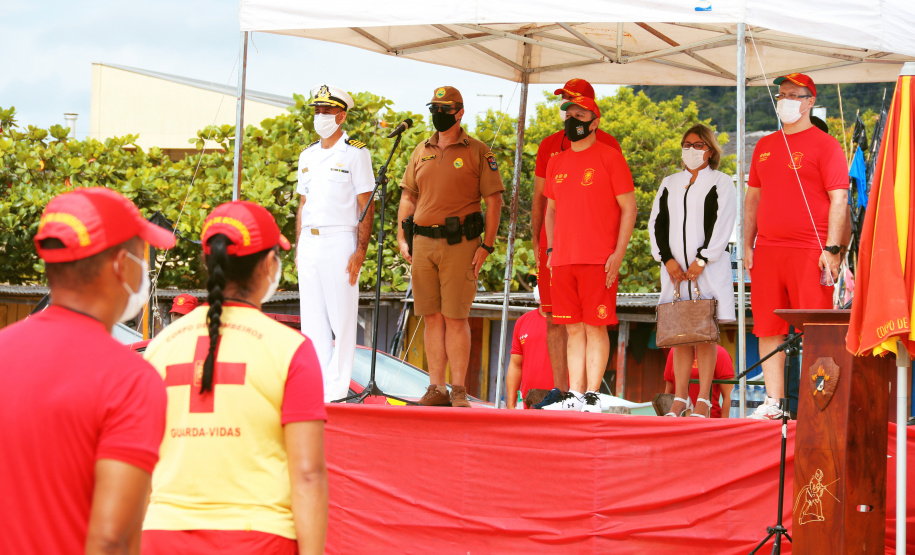 Corpo de Bombeiros forma nova turma de guarda-vidas militares