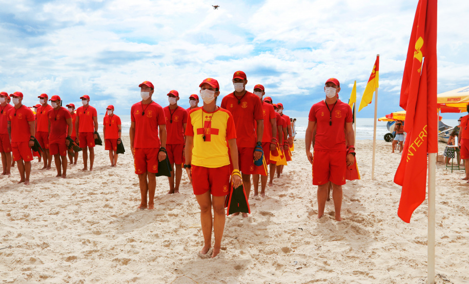 Corpo de Bombeiros forma nova turma de guarda-vidas militares