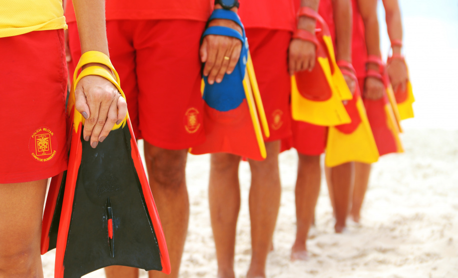 Corpo de Bombeiros forma nova turma de guarda-vidas militares