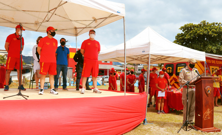 Corpo de Bombeiros forma nova turma de guarda-vidas militares