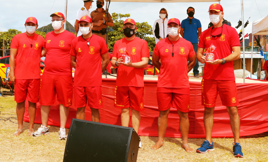 Corpo de Bombeiros forma nova turma de guarda-vidas militares