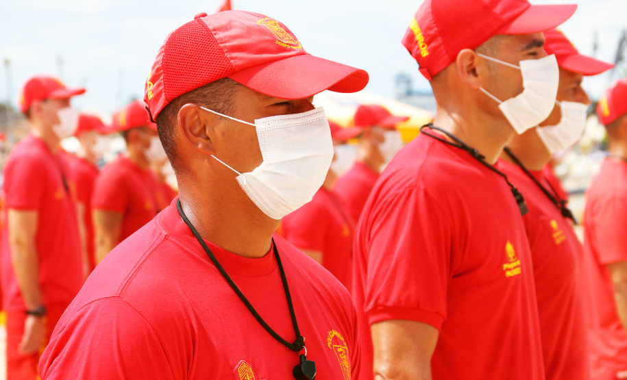 Corpo de Bombeiros forma nova turma de guarda-vidas militares