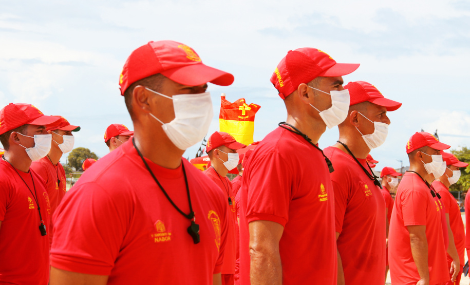 Corpo de Bombeiros forma nova turma de guarda-vidas militares