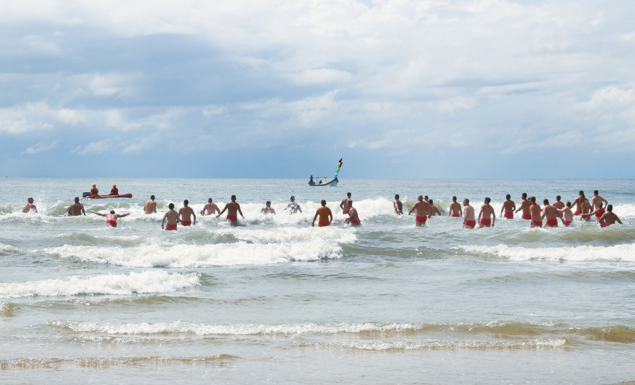 Corpo de Bombeiros forma nova turma de guarda-vidas militares