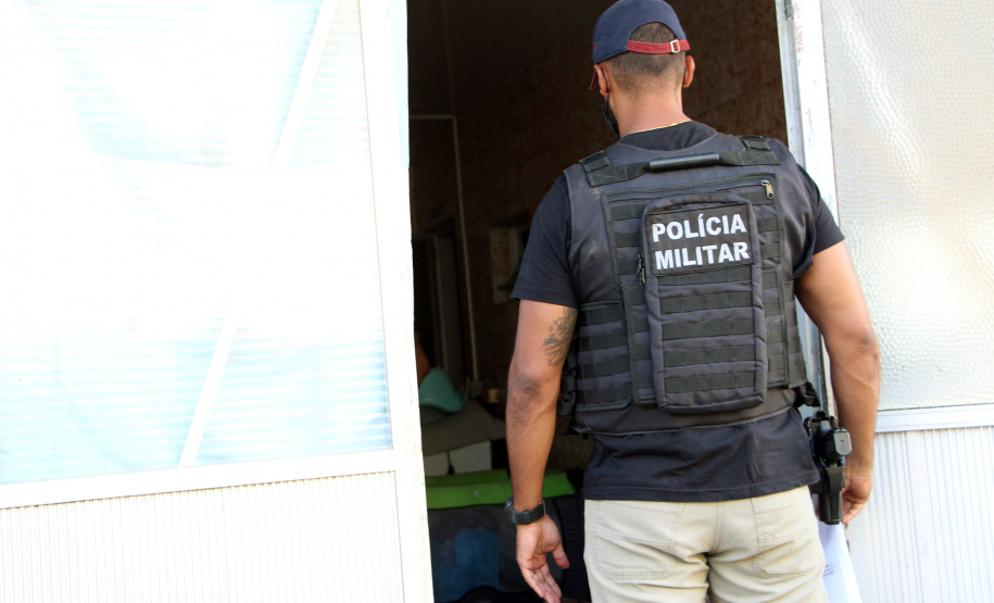 PM cumpre mandados judiciais no Litoral e encaminha dois homens por tráfico durante a Operação Vida