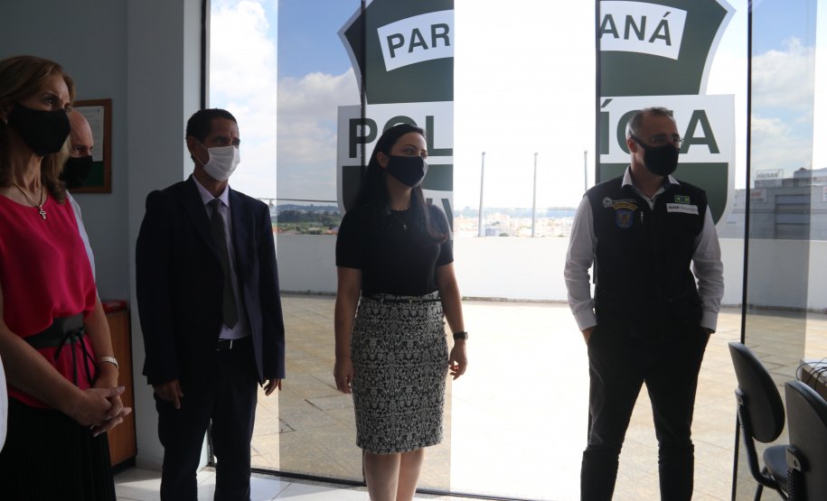 Ministro da Justiça e Segurança visita Delegacia da Mulher e do Adolescente em São José dos Pinhais, na RMC