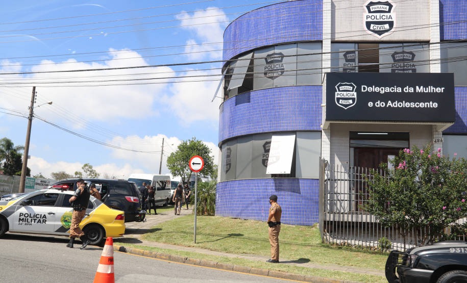 Ministro da Justiça e Segurança visita Delegacia da Mulher e do Adolescente em São José dos Pinhais, na RMC