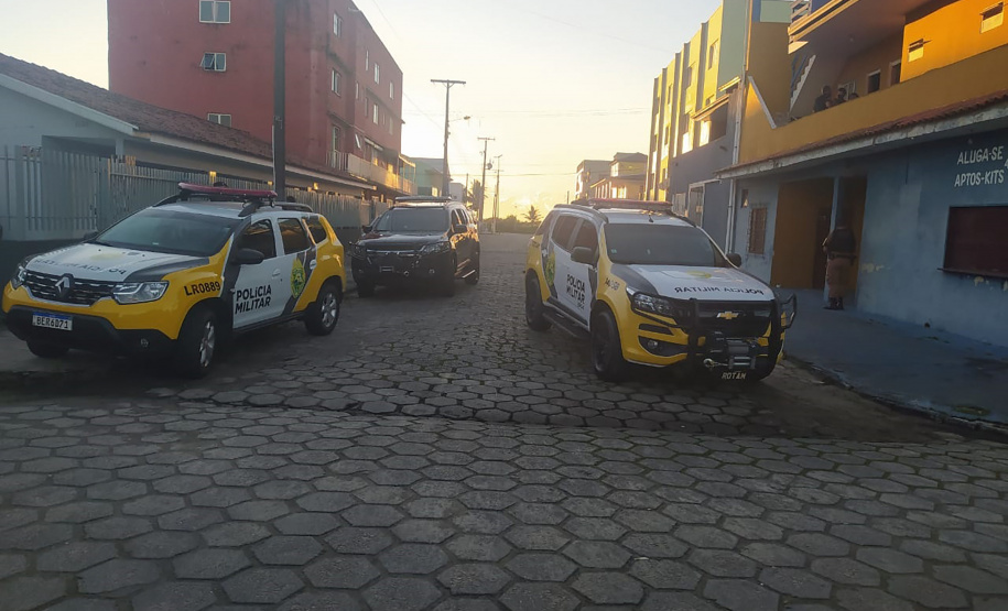 PM cumpre mandados judiciais no Litoral e encaminha dois homens por tráfico durante a Operação Vida