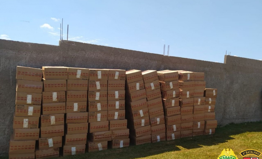 Mais de 5 mil pacotes de cigarro contrabandeado são apreendidos pela PM em Doutor Camargo, no Norte do Paraná