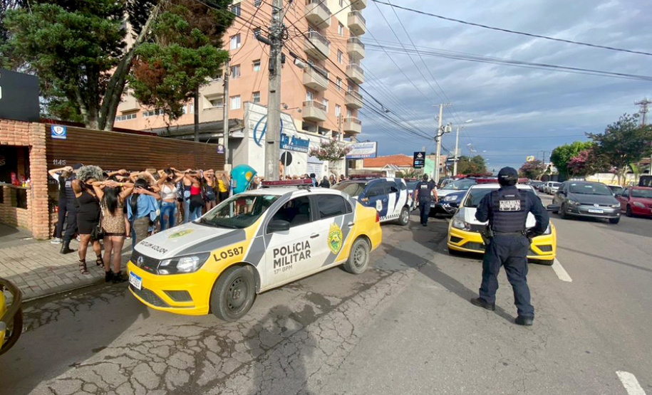 Polícia já prendeu 420 pessoas e interditou 209 pontos comerciais