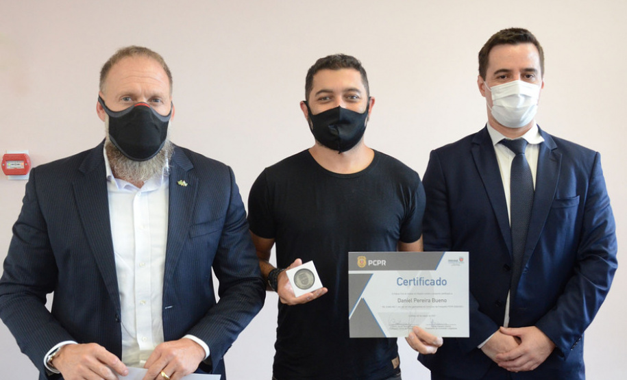 Polícia Civil do Parná entrega prêmio para vencedores de concurso de fotografia