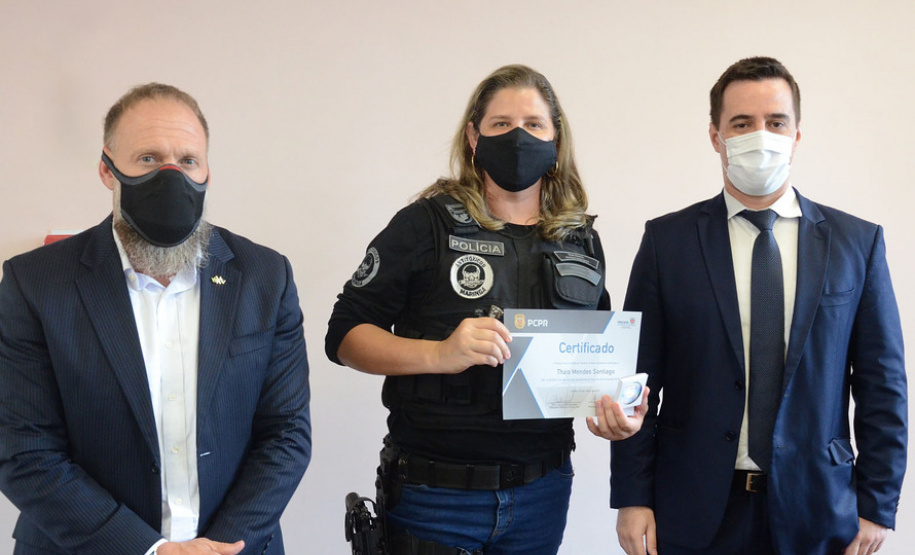 Polícia Civil do Parná entrega prêmio para vencedores de concurso de fotografia