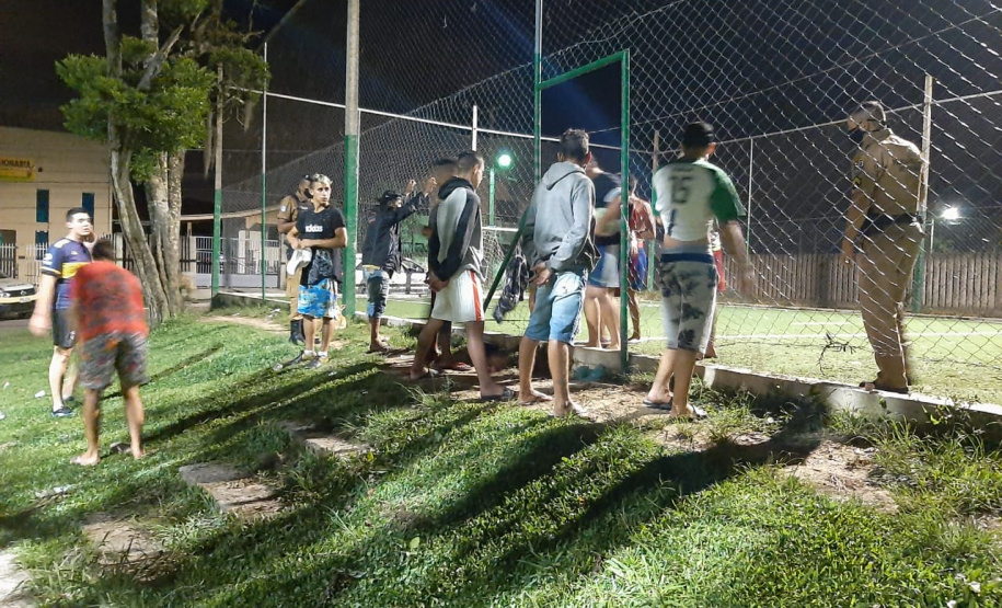 Cinco bares e uma quadra esportiva são abordados pela AIFU, na Região Metropolitana de Curitiba