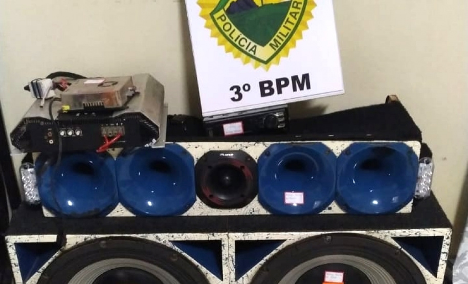 Bar promove aglomeração com 38 pessoas, é autuado pela PM e sete pessoas são encaminhadas