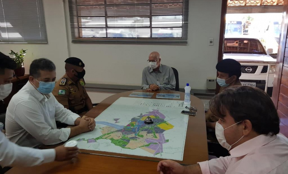 Comandante-Geral da PM preside passagem de comando de unidade de Rolândia e se reúne com autoridades no Norte do PR