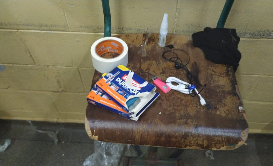 Homem tenta invadir Penitenciaria Estadual de Cruzeiro do Oeste usando escada para entrega de celulares e acaba preso