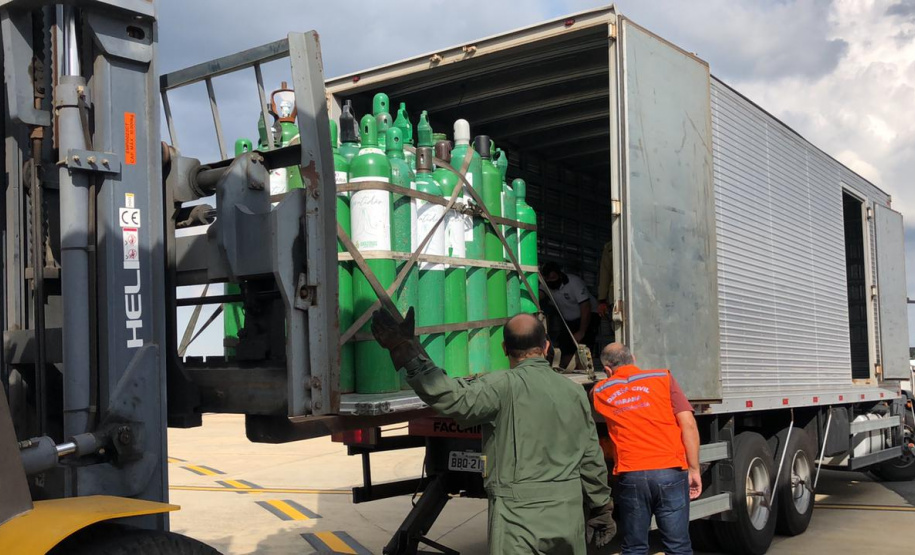 Sesp articula translado de 200 cilindros de oxigênio ao estado do Paraná