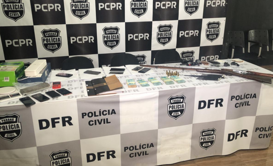 Polícia Civil prende seis suspeitos de envolvimento em roubo avaliado em R$ 1,2 milhões em empresa de Curitiba