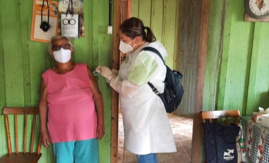 Apoio aéreo do BPMOA garante vacinação para moradores de Barra do Ararapira e Itaqui, no Litoral do estado