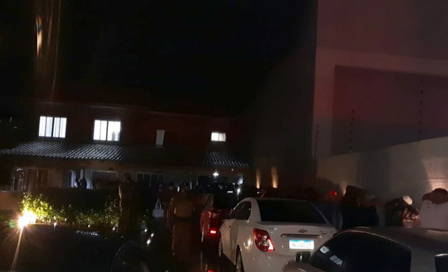 PM encerra festa clandestina com 70 pessoas em Curitiba