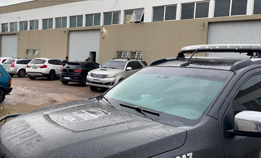 Polícia Civil flagra cassino clandestino com aglomeração na RMC