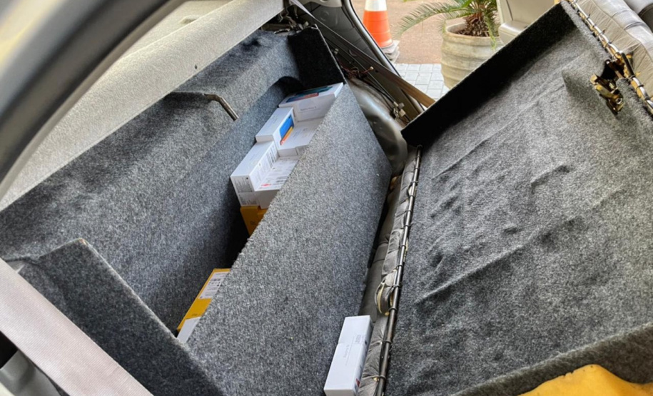 Carro com 86 celulares contrabandeados do Paraguai é apreendido pelo BPRv em Floresta (PR)