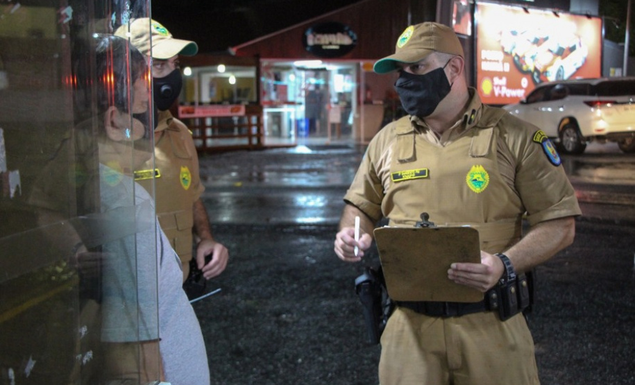 Forças de segurança fiscalizam 3,5 mil estabelecimentos e prendem 281 pessoas