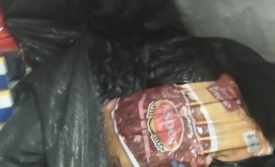 PM encerra festa clandestina com 70 pessoas em Curitiba