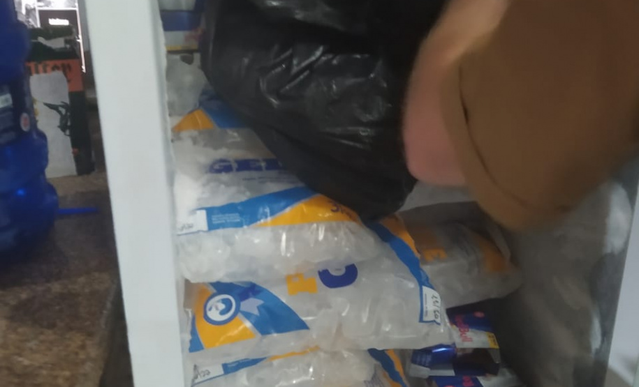 PM encerra festa clandestina com 70 pessoas em Curitiba