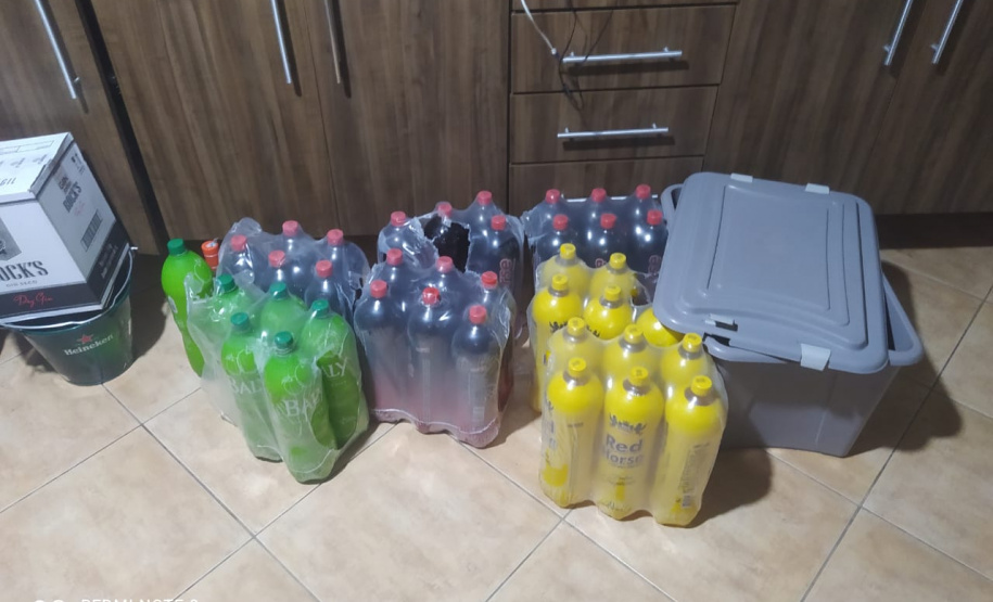 PM encerra festa clandestina com 70 pessoas em Curitiba