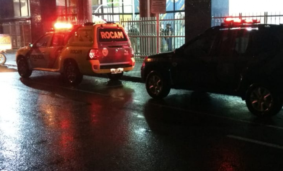 AIFU fiscaliza 22 estabelecimentos comerciais e aborda 50 pessoas em Fazenda Rio Grande, na RMC