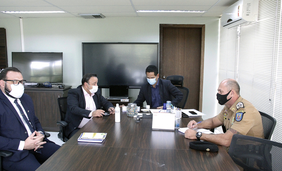 Secretário da Segurança Pública recebe líder do governo da Assembléia Legislativa para reforçar parceria