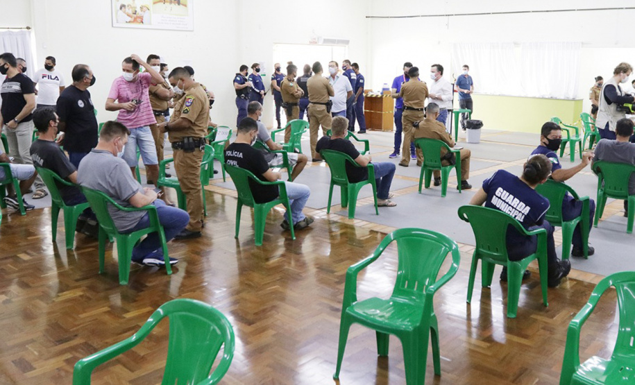 900 profissionais da segurança pública já foram imunizados no Paraná